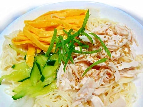 3種類の具を乗せた素麺